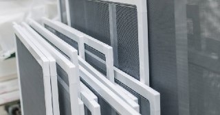 Москитные сетки на пластиковые окна Костомукша купить по цене от 945 руб.
